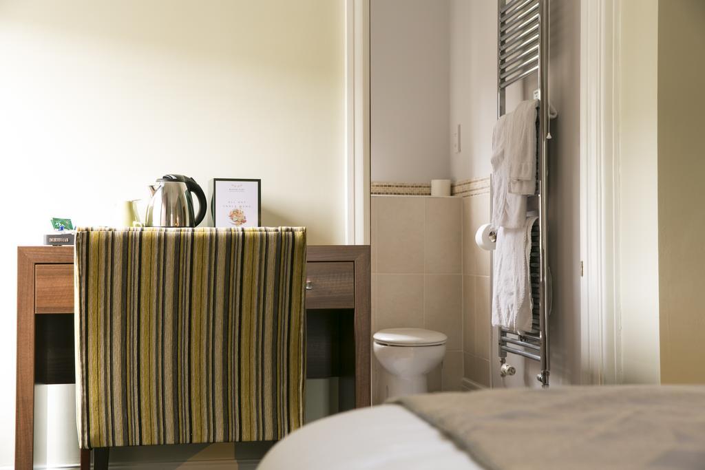 Manor Parc Hotel Кардифф Экстерьер фото