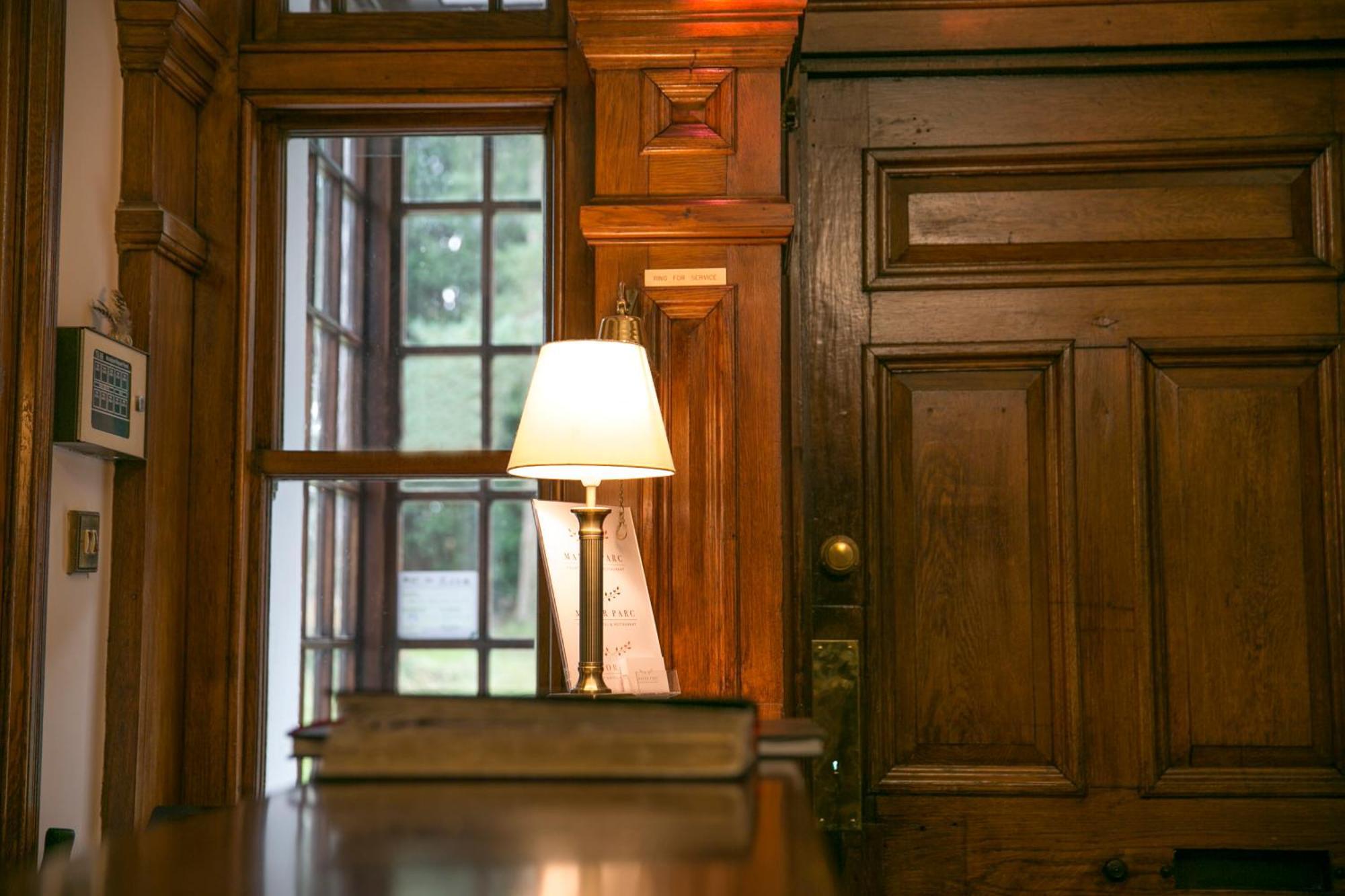 Manor Parc Hotel Кардифф Экстерьер фото